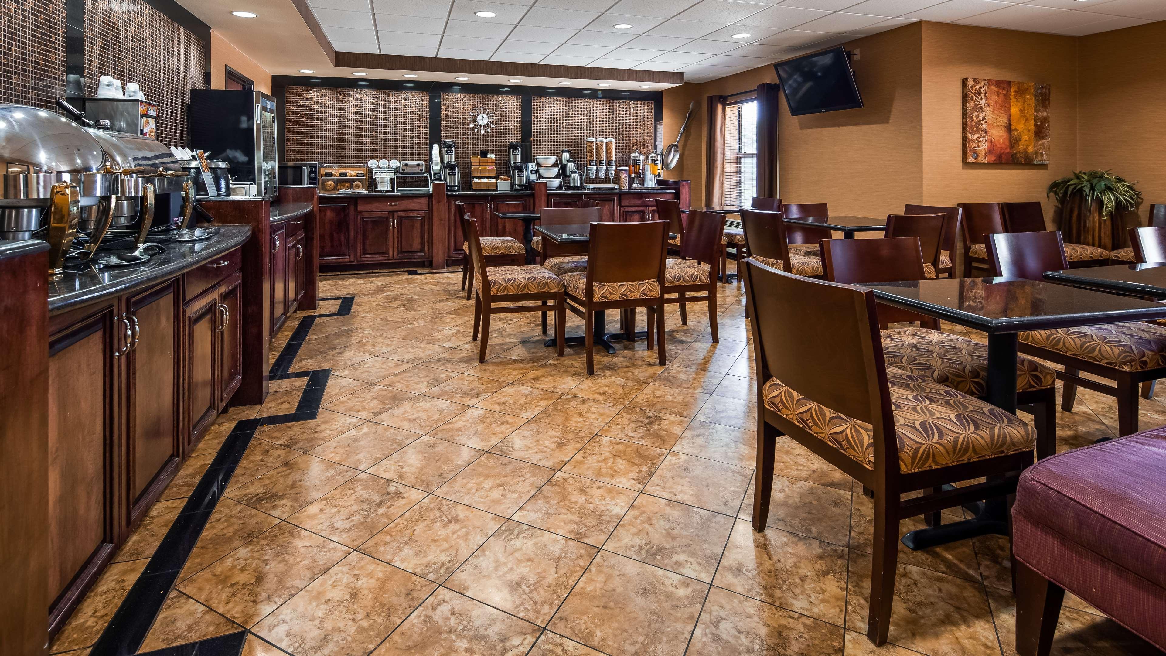 Best Western Plus Midwest Inn & Suites Салайна Екстер'єр фото