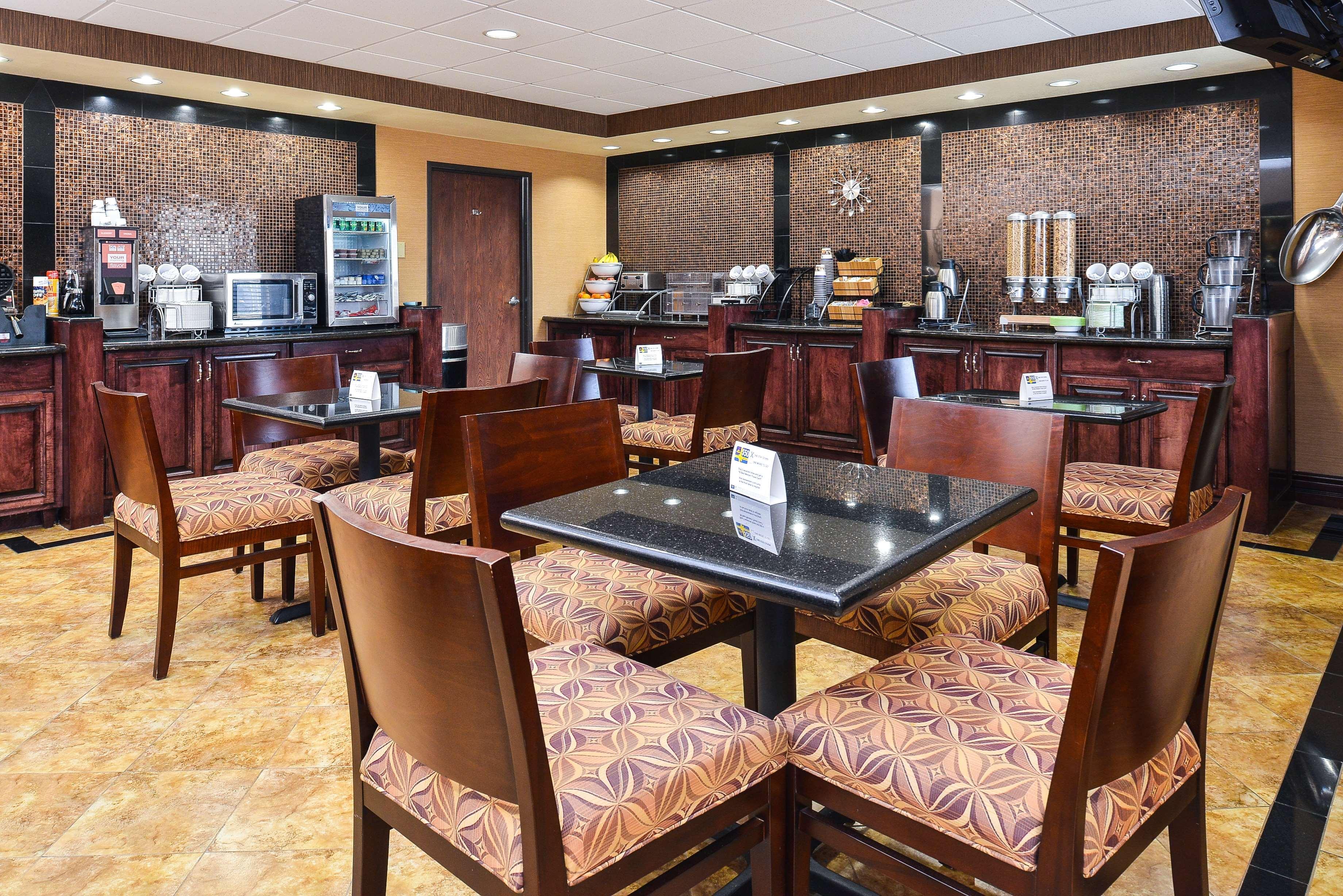 Best Western Plus Midwest Inn & Suites Салайна Екстер'єр фото
