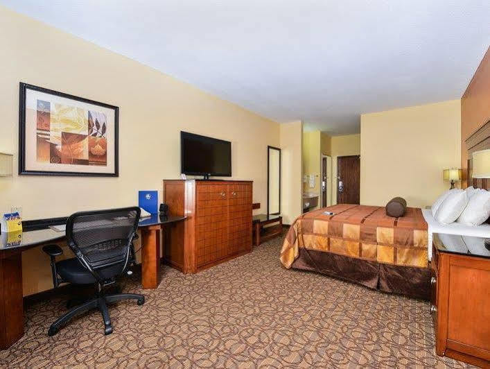 Best Western Plus Midwest Inn & Suites Салайна Екстер'єр фото