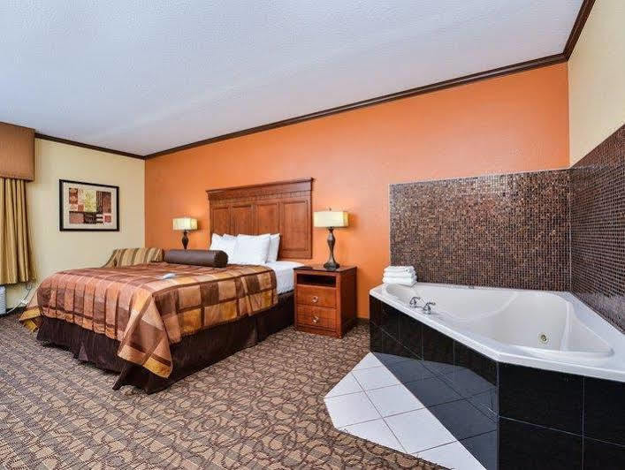 Best Western Plus Midwest Inn & Suites Салайна Екстер'єр фото