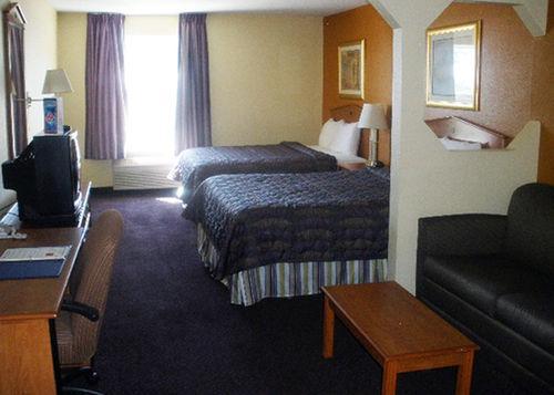 Best Western Plus Midwest Inn & Suites Салайна Номер фото